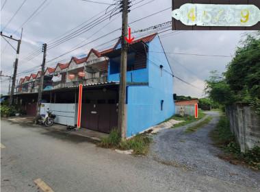 ทาวน์เฮาส์ ศรีษะทอง นครชัยศรี นครปฐม